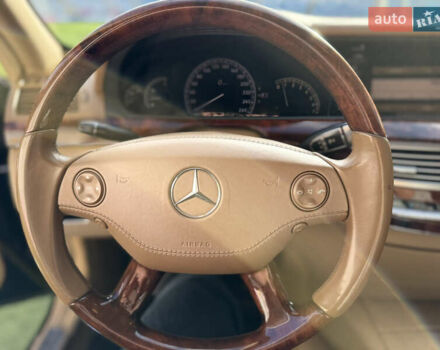 Черный Мерседес С Класс, объемом двигателя 5.5 л и пробегом 288 тыс. км за 10500 $, фото 25 на Automoto.ua