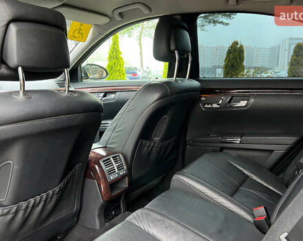 Черный Мерседес С Класс, объемом двигателя 3.5 л и пробегом 245 тыс. км за 13750 $, фото 22 на Automoto.ua