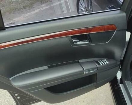 Чорний Мерседес С Клас, об'ємом двигуна 5.5 л та пробігом 198 тис. км за 12000 $, фото 2 на Automoto.ua