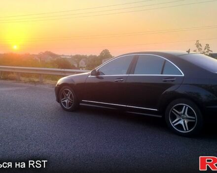 Черный Мерседес С Класс, объемом двигателя 5.5 л и пробегом 283 тыс. км за 13000 $, фото 1 на Automoto.ua