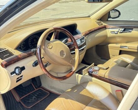 Чорний Мерседес С Клас, об'ємом двигуна 5.5 л та пробігом 262 тис. км за 13000 $, фото 6 на Automoto.ua