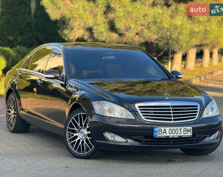 Черный Мерседес С Класс, объемом двигателя 4.66 л и пробегом 302 тыс. км за 9900 $, фото 4 на Automoto.ua