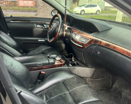 Черный Мерседес С Класс, объемом двигателя 4.7 л и пробегом 320 тыс. км за 9800 $, фото 7 на Automoto.ua