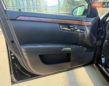 Черный Мерседес С Класс, объемом двигателя 3.5 л и пробегом 164 тыс. км за 12400 $, фото 10 на Automoto.ua