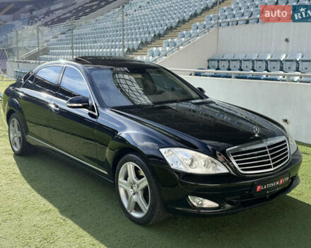 Черный Мерседес С Класс, объемом двигателя 5.5 л и пробегом 288 тыс. км за 10500 $, фото 5 на Automoto.ua