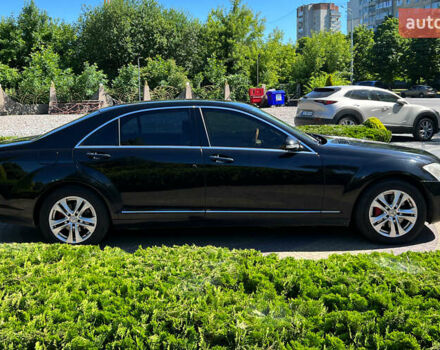Черный Мерседес С Класс, объемом двигателя 3.5 л и пробегом 315 тыс. км за 10600 $, фото 7 на Automoto.ua