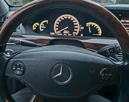 Черный Мерседес С Класс, объемом двигателя 5.5 л и пробегом 330 тыс. км за 10000 $, фото 13 на Automoto.ua