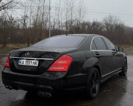 Черный Мерседес С Класс, объемом двигателя 5.5 л и пробегом 237 тыс. км за 9999 $, фото 16 на Automoto.ua