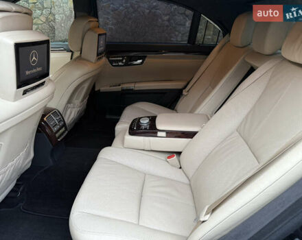 Чорний Мерседес С Клас, об'ємом двигуна 5.5 л та пробігом 243 тис. км за 12999 $, фото 23 на Automoto.ua