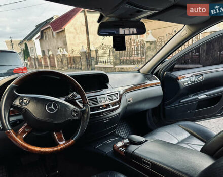 Черный Мерседес С Класс, объемом двигателя 5.5 л и пробегом 210 тыс. км за 12900 $, фото 128 на Automoto.ua