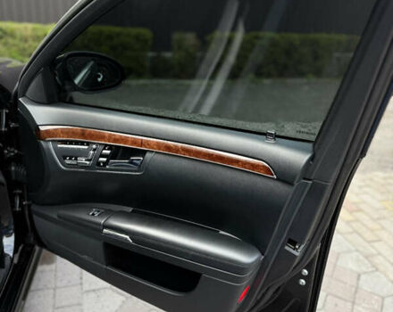 Черный Мерседес С Класс, объемом двигателя 6.21 л и пробегом 83 тыс. км за 26000 $, фото 33 на Automoto.ua