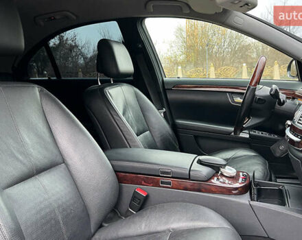 Черный Мерседес С Класс, объемом двигателя 3.5 л и пробегом 245 тыс. км за 13750 $, фото 20 на Automoto.ua