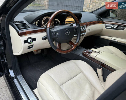 Чорний Мерседес С Клас, об'ємом двигуна 5.5 л та пробігом 243 тис. км за 12999 $, фото 34 на Automoto.ua