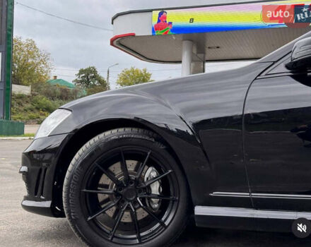 Черный Мерседес С Класс, объемом двигателя 5.46 л и пробегом 258 тыс. км за 15000 $, фото 6 на Automoto.ua