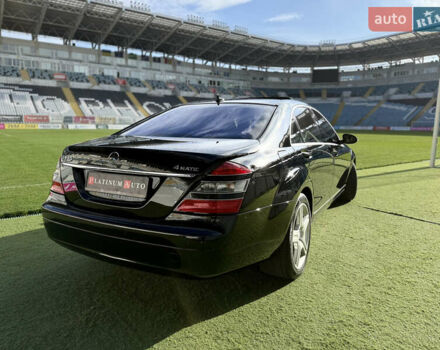 Черный Мерседес С Класс, объемом двигателя 5.5 л и пробегом 288 тыс. км за 10500 $, фото 23 на Automoto.ua