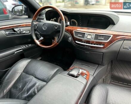 Черный Мерседес С Класс, объемом двигателя 2.99 л и пробегом 233 тыс. км за 16400 $, фото 5 на Automoto.ua