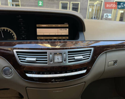 Черный Мерседес С Класс, объемом двигателя 5.46 л и пробегом 290 тыс. км за 9900 $, фото 19 на Automoto.ua