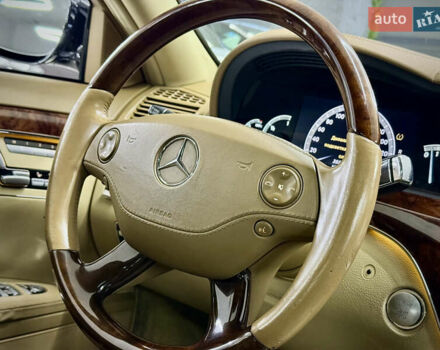 Черный Мерседес С Класс, объемом двигателя 5.5 л и пробегом 198 тыс. км за 14399 $, фото 20 на Automoto.ua