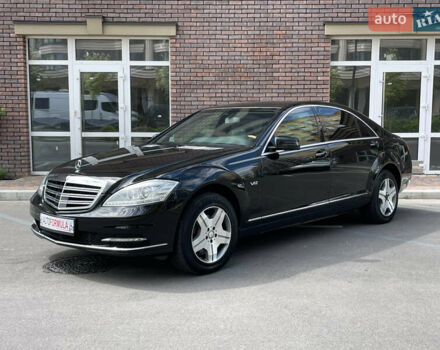 Черный Мерседес С Класс, объемом двигателя 5.5 л и пробегом 117 тыс. км за 49990 $, фото 3 на Automoto.ua