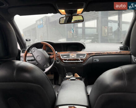 Черный Мерседес С Класс, объемом двигателя 2.99 л и пробегом 300 тыс. км за 10500 $, фото 17 на Automoto.ua