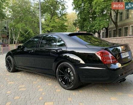 Черный Мерседес С Класс, объемом двигателя 5.5 л и пробегом 256 тыс. км за 10900 $, фото 9 на Automoto.ua