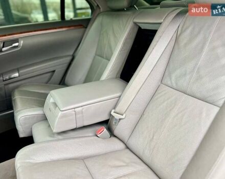 Черный Мерседес С Класс, объемом двигателя 3.5 л и пробегом 306 тыс. км за 8500 $, фото 31 на Automoto.ua