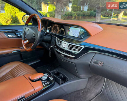 Черный Мерседес С Класс, объемом двигателя 4.66 л и пробегом 302 тыс. км за 9900 $, фото 35 на Automoto.ua