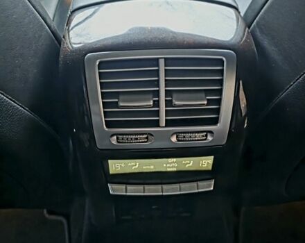 Черный Мерседес С Класс, объемом двигателя 5.5 л и пробегом 330 тыс. км за 10000 $, фото 10 на Automoto.ua