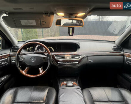Черный Мерседес С Класс, объемом двигателя 5.46 л и пробегом 270 тыс. км за 9500 $, фото 10 на Automoto.ua