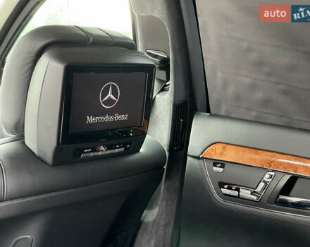 Черный Мерседес С Класс, объемом двигателя 5.5 л и пробегом 117 тыс. км за 49990 $, фото 29 на Automoto.ua