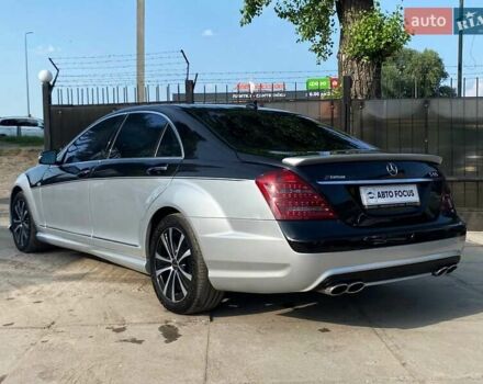 Черный Мерседес С Класс, объемом двигателя 5.46 л и пробегом 206 тыс. км за 14490 $, фото 4 на Automoto.ua