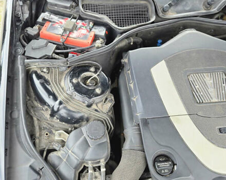 Чорний Мерседес С Клас, об'ємом двигуна 5.5 л та пробігом 260 тис. км за 12999 $, фото 10 на Automoto.ua