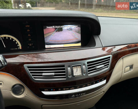Чорний Мерседес С Клас, об'ємом двигуна 5.5 л та пробігом 243 тис. км за 12999 $, фото 44 на Automoto.ua