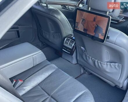 Черный Мерседес С Класс, объемом двигателя 5.5 л и пробегом 230 тыс. км за 18000 $, фото 9 на Automoto.ua