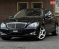Черный Мерседес С Класс, объемом двигателя 5.5 л и пробегом 290 тыс. км за 10000 $, фото 1 на Automoto.ua