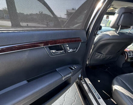 Черный Мерседес С Класс, объемом двигателя 5.5 л и пробегом 157 тыс. км за 20500 $, фото 9 на Automoto.ua