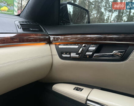 Чорний Мерседес С Клас, об'ємом двигуна 5.5 л та пробігом 243 тис. км за 12999 $, фото 43 на Automoto.ua