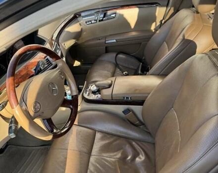 Чорний Мерседес С Клас, об'ємом двигуна 5.5 л та пробігом 180 тис. км за 13500 $, фото 7 на Automoto.ua