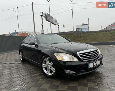 Черный Мерседес С Класс, объемом двигателя 2.99 л и пробегом 300 тыс. км за 10500 $, фото 1 на Automoto.ua