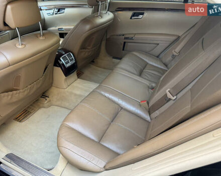 Черный Мерседес С Класс, объемом двигателя 5.46 л и пробегом 290 тыс. км за 9900 $, фото 21 на Automoto.ua