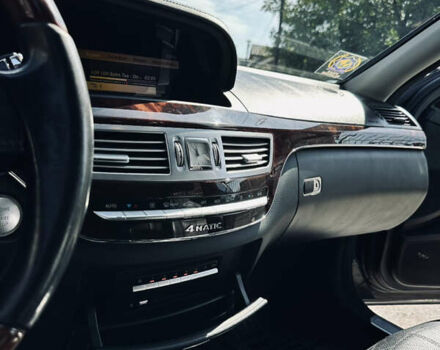 Черный Мерседес С Класс, объемом двигателя 5.5 л и пробегом 210 тыс. км за 12900 $, фото 97 на Automoto.ua