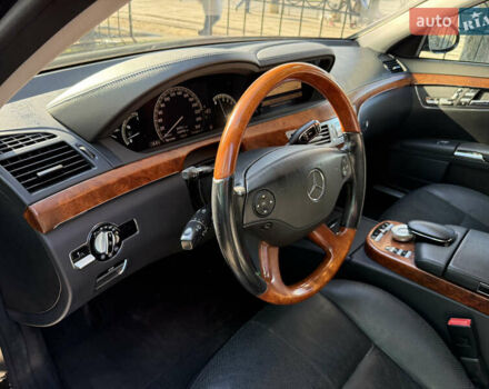 Черный Мерседес С Класс, объемом двигателя 3.5 л и пробегом 164 тыс. км за 12400 $, фото 13 на Automoto.ua