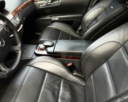 Черный Мерседес С Класс, объемом двигателя 6.21 л и пробегом 83 тыс. км за 26000 $, фото 29 на Automoto.ua