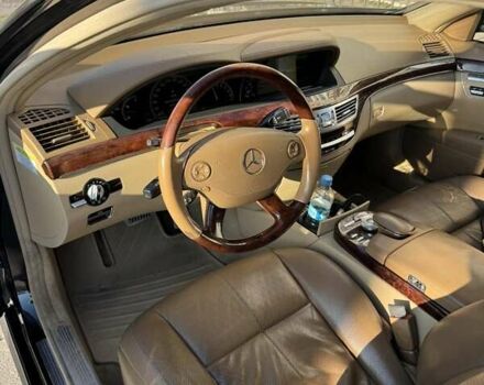 Чорний Мерседес С Клас, об'ємом двигуна 5.5 л та пробігом 180 тис. км за 13500 $, фото 8 на Automoto.ua