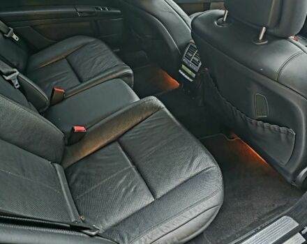 Черный Мерседес С Класс, объемом двигателя 5.5 л и пробегом 330 тыс. км за 10000 $, фото 5 на Automoto.ua