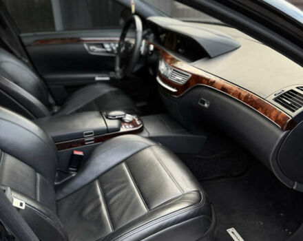 Черный Мерседес С Класс, объемом двигателя 6.21 л и пробегом 83 тыс. км за 26000 $, фото 35 на Automoto.ua