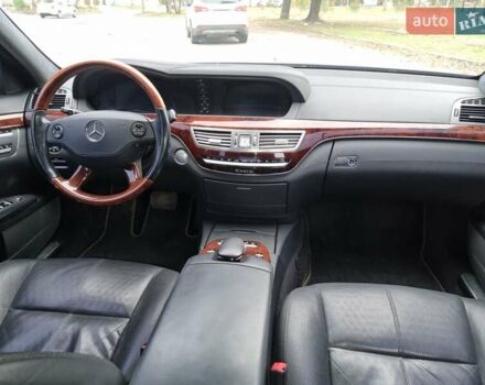 Черный Мерседес С Класс, объемом двигателя 5.5 л и пробегом 132 тыс. км за 21500 $, фото 9 на Automoto.ua