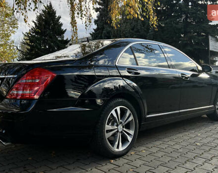Мерседес С Клас 2008 у Чернівцях на Automoto.ua Чорний Мерседес С Клас, об'ємом двигуна 3.5 л та пробігом 273 тис. км за 11800 $, фото 3 на Automoto.ua