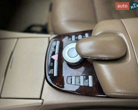 Черный Мерседес С Класс, объемом двигателя 5.5 л и пробегом 238 тыс. км за 10000 $, фото 7 на Automoto.ua