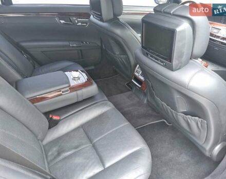 Черный Мерседес С Класс, объемом двигателя 5.5 л и пробегом 132 тыс. км за 21500 $, фото 6 на Automoto.ua